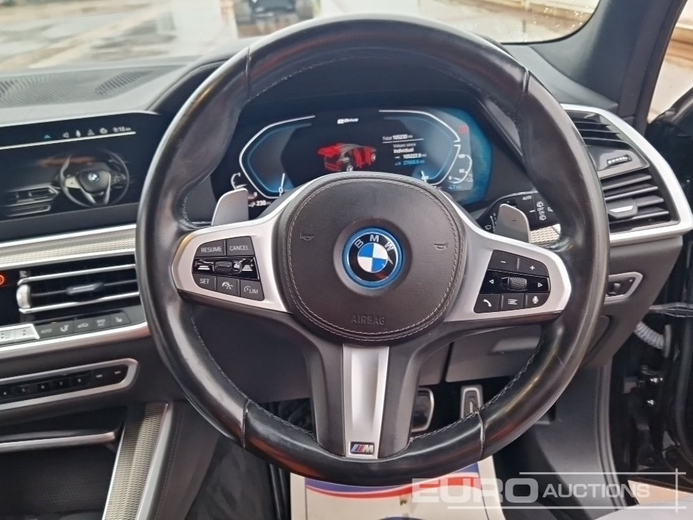 SUV/ Geländewagen 2022 BMW X5 45E M-Sport: das Bild 29