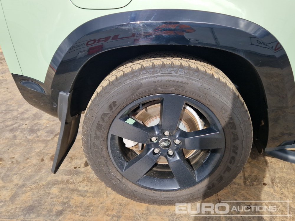 SUV/ Geländewagen 2023 Land Rover Defender 90: das Bild 11