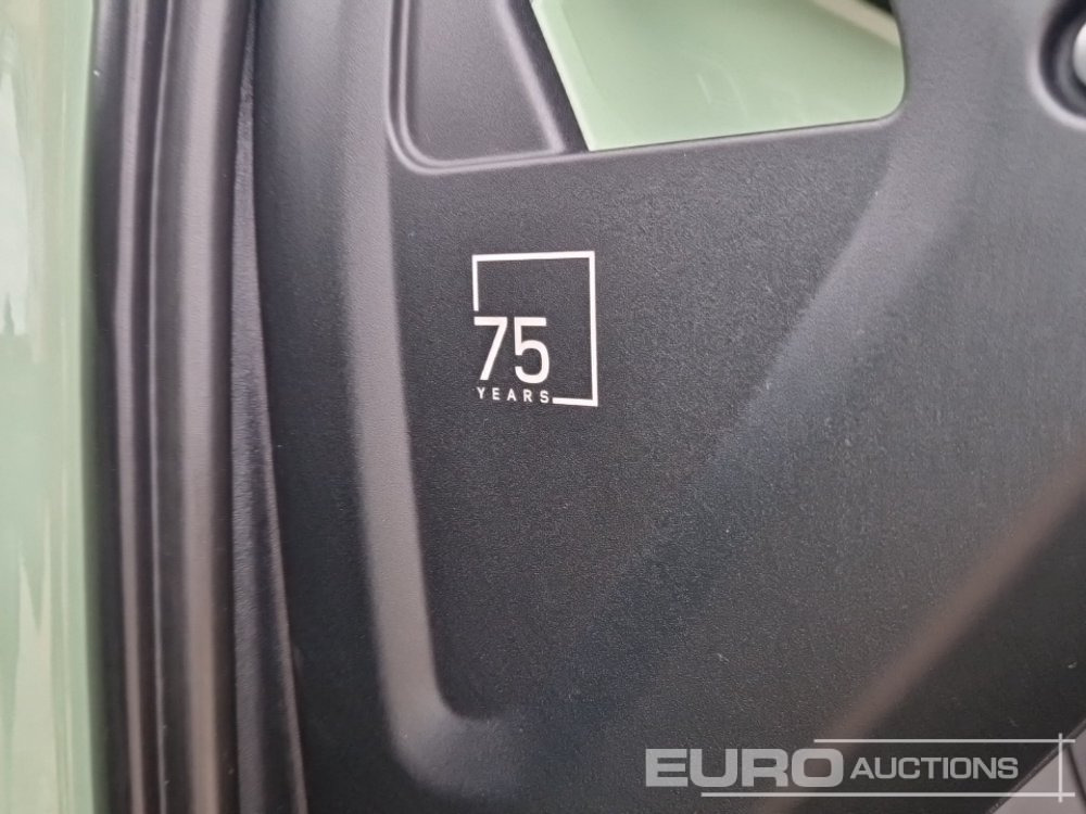 SUV/ Geländewagen 2023 Land Rover Defender 90: das Bild 27