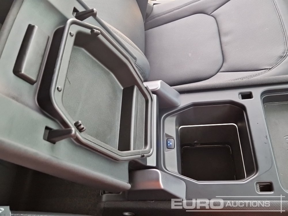 SUV/ Geländewagen 2023 Land Rover Defender 90: das Bild 33