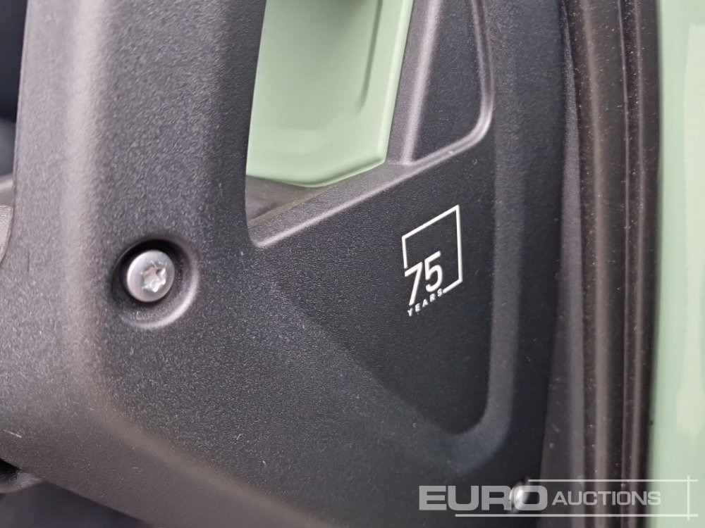 SUV/ Geländewagen 2023 Land Rover Defender 90: das Bild 32