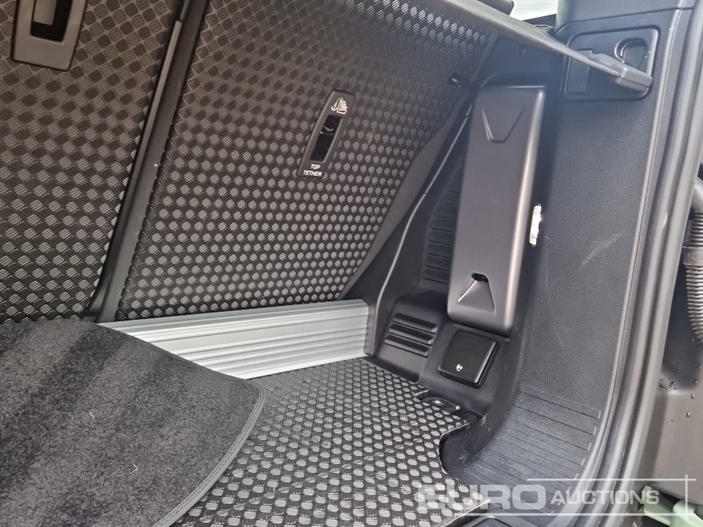SUV/ Geländewagen 2023 Land Rover Defender 90: das Bild 15