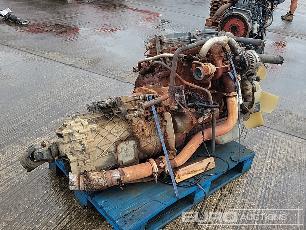 4 Cylinder Engine, Gearbox - Motor: das Bild 5 4 Cylinder Engine, Gearbox - Motor: das Bild 5