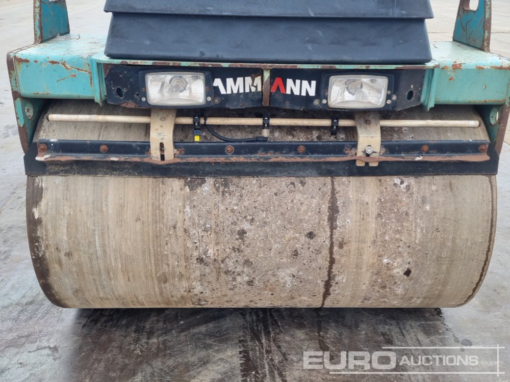 Walzen Ammann AV33-2: das Bild 9