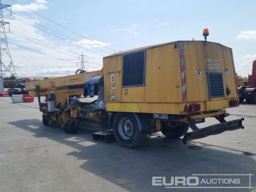 Bucher Schorling P21 Single Axle Runway Sweeper, Snow Clearing Brush, Snow Blower, Dryer - Schneefräse: das Bild 3 Bucher Schorling P21 Single Axle Runway Sweeper, Snow Clearing Brush, Snow Blower, Dryer - Schneefräse: das Bild 3