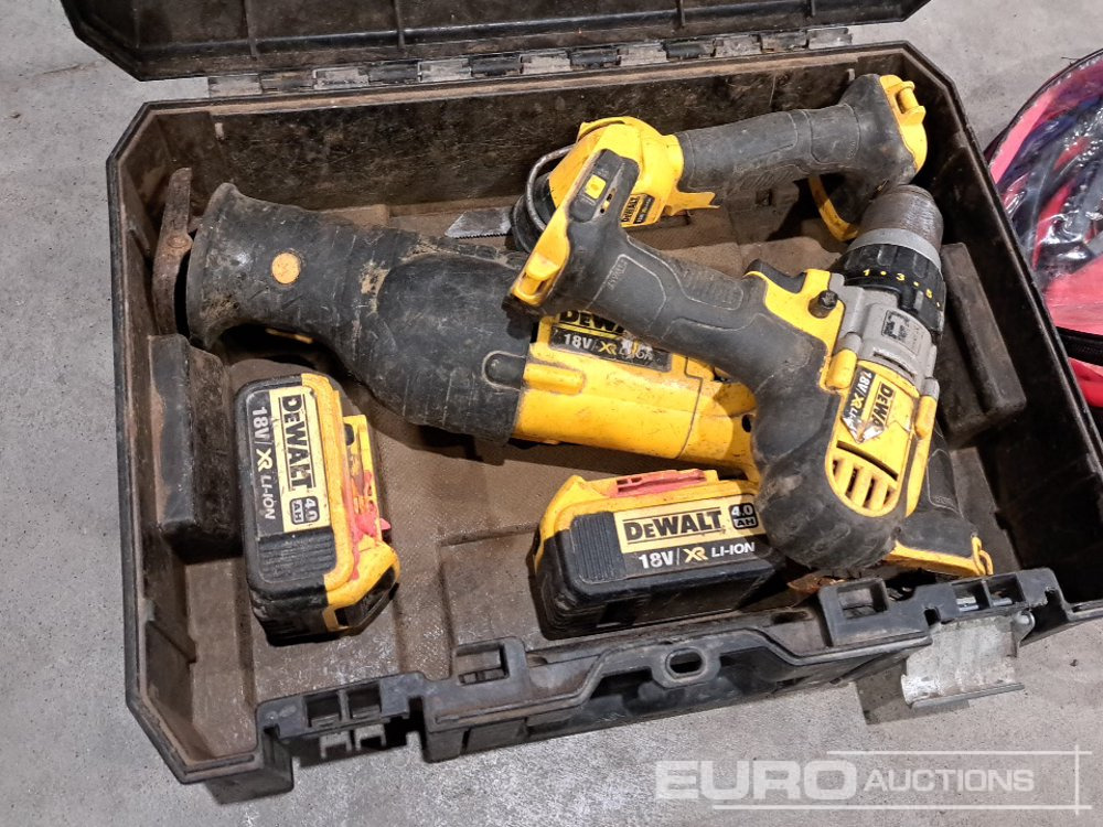 Dewalt 18 Volt Re-cip Saw, Drill, Light, 3 x Batterys (No Charger) & Jump Leads - Werkstattgerät: das Bild 5 Dewalt 18 Volt Re-cip Saw, Drill, Light, 3 x Batterys (No Charger) & Jump Leads - Werkstattgerät: das Bild 5