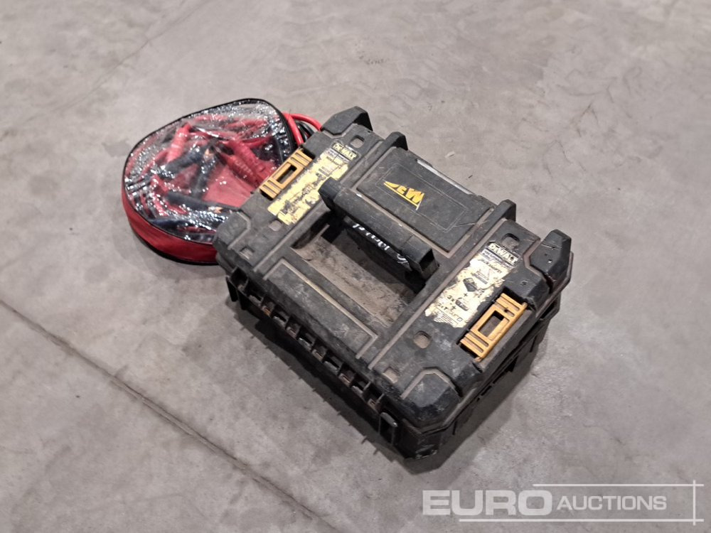 Dewalt 18 Volt Re-cip Saw, Drill, Light, 3 x Batterys (No Charger) & Jump Leads - Werkstattgerät: das Bild 4 Dewalt 18 Volt Re-cip Saw, Drill, Light, 3 x Batterys (No Charger) & Jump Leads - Werkstattgerät: das Bild 4