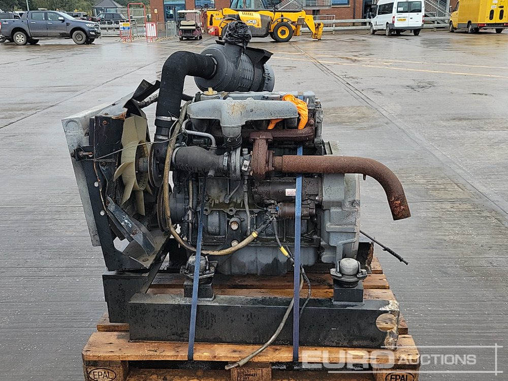 Duetz 4 Cylinder Engine - Motor: das Bild 2 Duetz 4 Cylinder Engine - Motor: das Bild 2