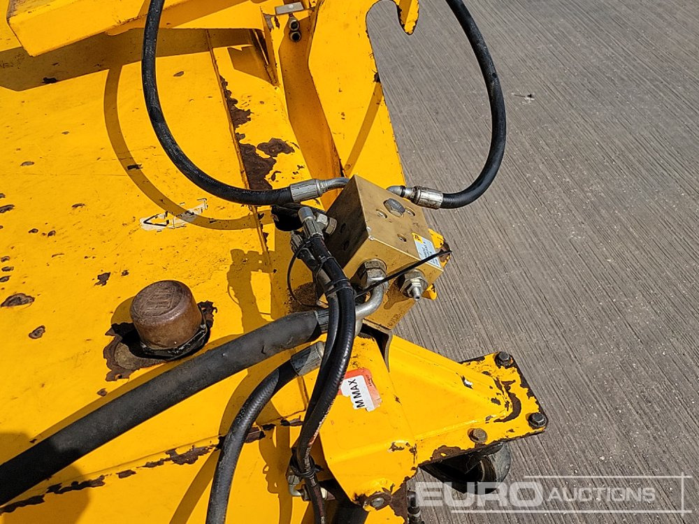 Flurförderzeug 2018 JCB SC240: das Bild 16
