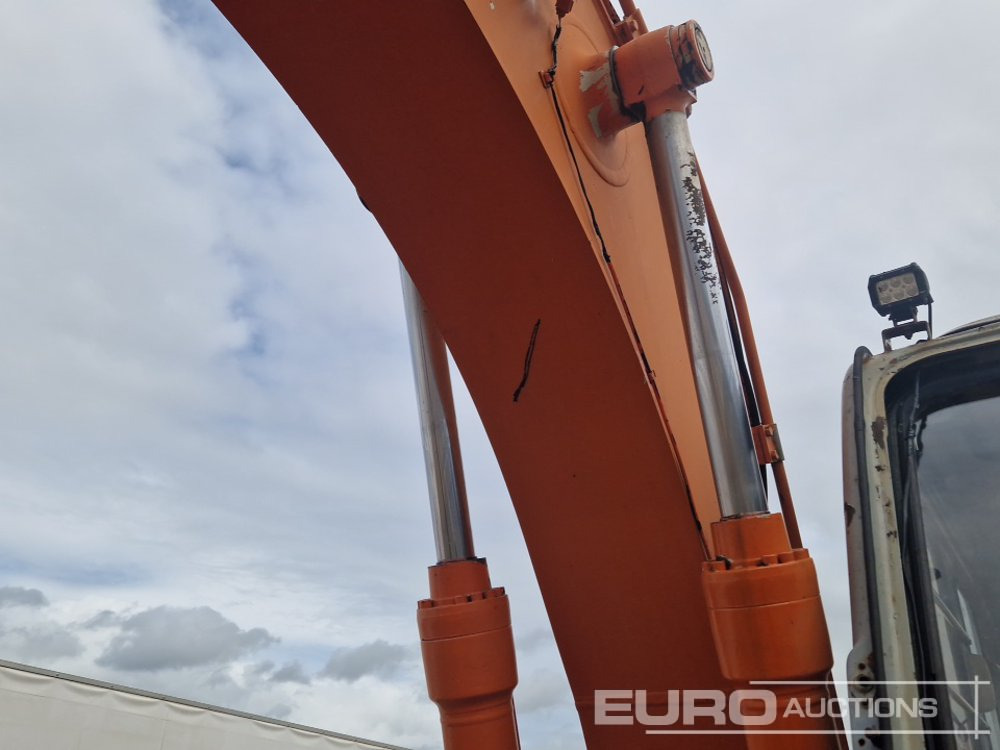 Kettenbagger Hitachi EX135: das Bild 19