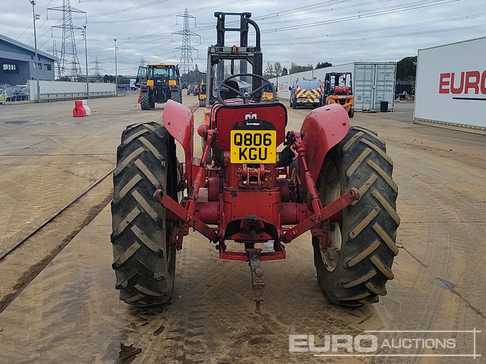International B414 - Traktor: das Bild 4 International B414 - Traktor: das Bild 4