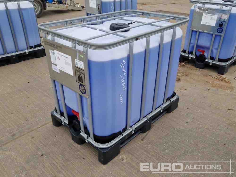 600 Litre IBC of Traffic Film Remover - Landmaschine: das Bild 1 600 Litre IBC of Traffic Film Remover - Landmaschine: das Bild 1