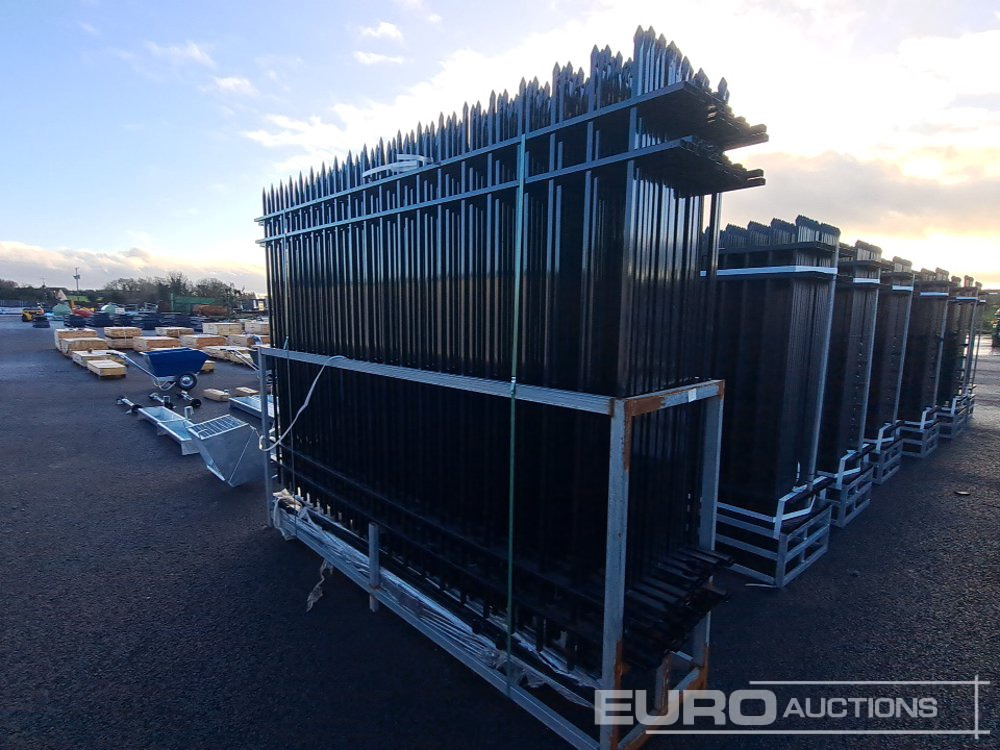 Unused 10' Fencing Panels (20 of) & Posts - Landmaschine: das Bild 4 Unused 10' Fencing Panels (20 of) & Posts - Landmaschine: das Bild 4