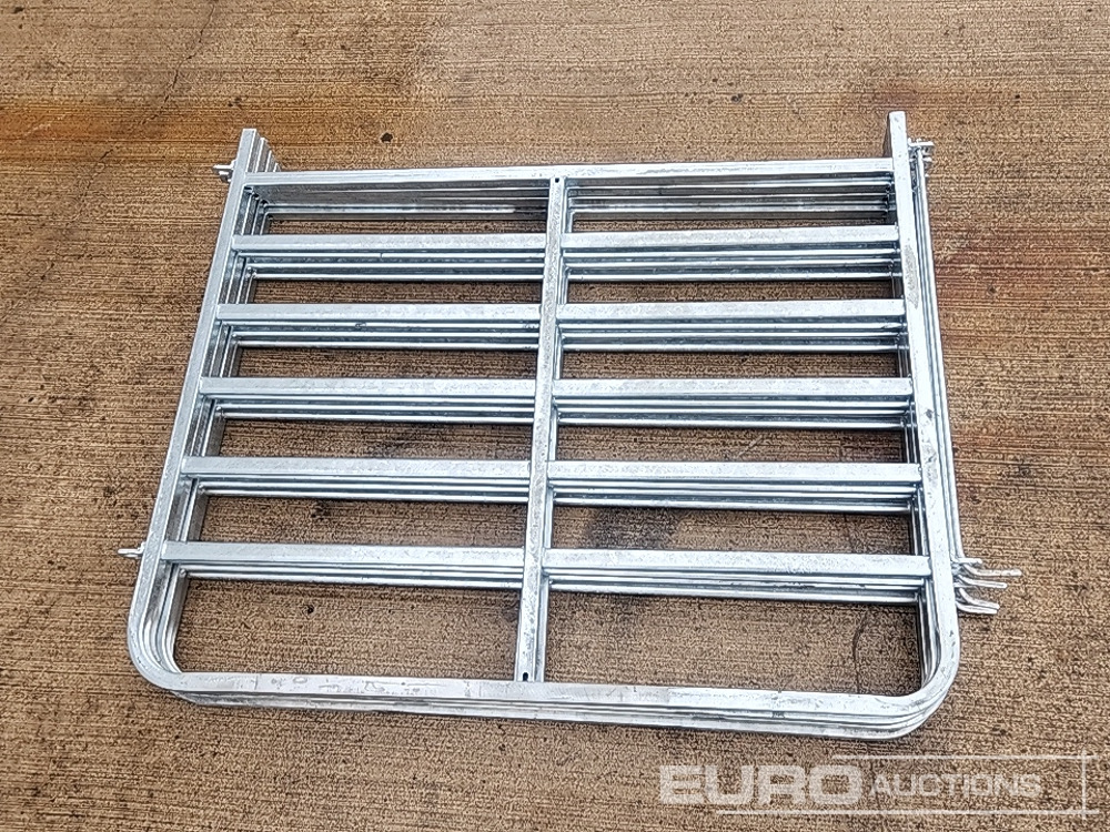 Landmaschine Unused 4' Galvanised Sheep Hurdle (4 of): das Bild 6