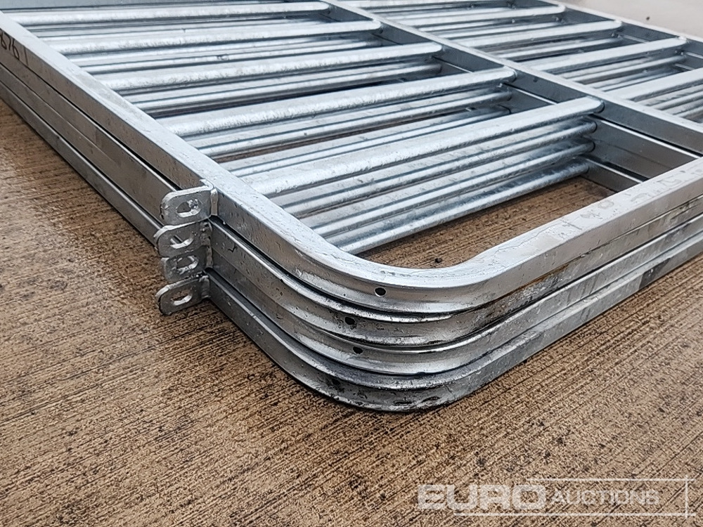 Landmaschine Unused 4' Galvanised Sheep Hurdle (4 of): das Bild 11