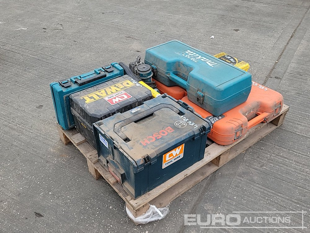 Makita 110 Volt Angle Grinder, 110Volt Drill (Spares), 110Volt Hammer Drill (Spares), Bosh Battery Circular Saw, Battery (3 of), Charger, DeWalt 110Volt Wood Planer, Spitfire P370 Nail Gun (2 of), Ezi - Baugeräte: das Bild 5 Makita 110 Volt Angle Grinder, 110Volt Drill (Spares), 110Volt Hammer Drill (Spares), Bosh Battery Circular Saw, Battery (3 of), Charger, DeWalt 110Volt Wood Planer, Spitfire P370 Nail Gun (2 of), Ezi - Baugeräte: das Bild 5