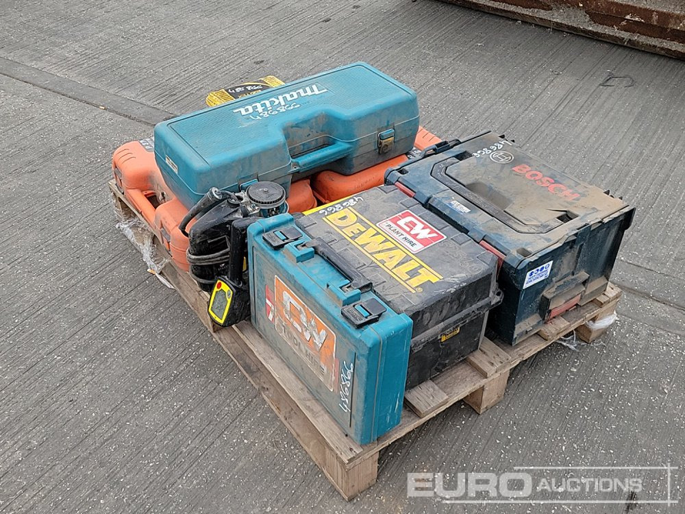 Makita 110 Volt Angle Grinder, 110Volt Drill (Spares), 110Volt Hammer Drill (Spares), Bosh Battery Circular Saw, Battery (3 of), Charger, DeWalt 110Volt Wood Planer, Spitfire P370 Nail Gun (2 of), Ezi - Baugeräte: das Bild 3 Makita 110 Volt Angle Grinder, 110Volt Drill (Spares), 110Volt Hammer Drill (Spares), Bosh Battery Circular Saw, Battery (3 of), Charger, DeWalt 110Volt Wood Planer, Spitfire P370 Nail Gun (2 of), Ezi - Baugeräte: das Bild 3
