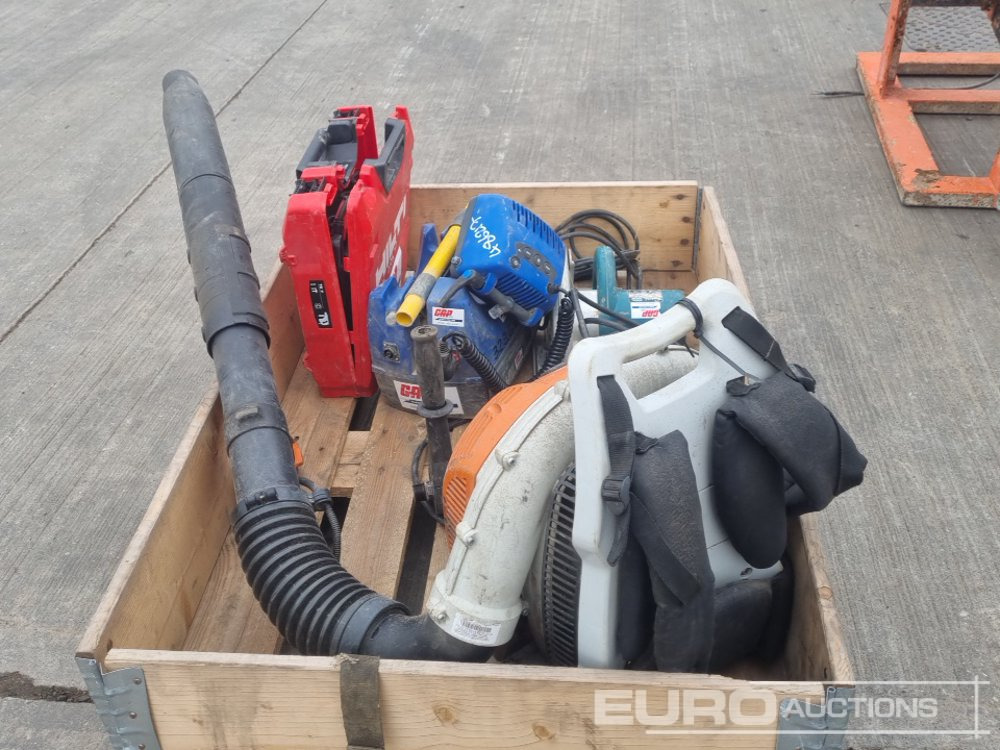 Makita 110 Vot Circular Saw, Stihl Petrol Backpack Leaf Blower, Portable LED Light, Hilti 110 Volt Diamond Drill, Hilti 110 Volt Hammer Drill - Baugeräte: das Bild 2 Makita 110 Vot Circular Saw, Stihl Petrol Backpack Leaf Blower, Portable LED Light, Hilti 110 Volt Diamond Drill, Hilti 110 Volt Hammer Drill - Baugeräte: das Bild 2