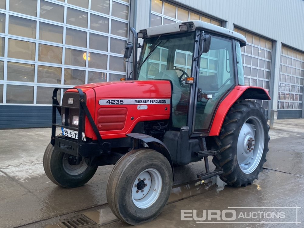 Massey Ferguson 4235 - Traktor: das Bild 1 Massey Ferguson 4235 - Traktor: das Bild 1