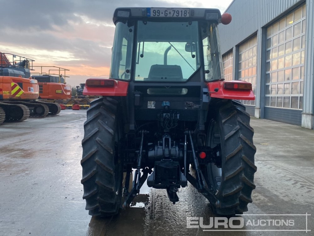 Massey Ferguson 4235 - Traktor: das Bild 4 Massey Ferguson 4235 - Traktor: das Bild 4