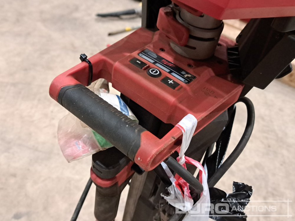 Milwaukee M18 Standing LED Work Light - Werkstattgerät: das Bild 5 Milwaukee M18 Standing LED Work Light - Werkstattgerät: das Bild 5