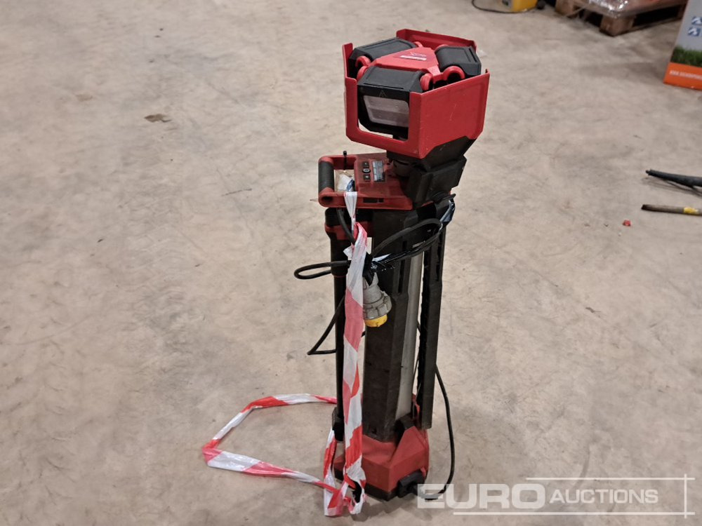 Milwaukee M18 Standing LED Work Light - Werkstattgerät: das Bild 4 Milwaukee M18 Standing LED Work Light - Werkstattgerät: das Bild 4