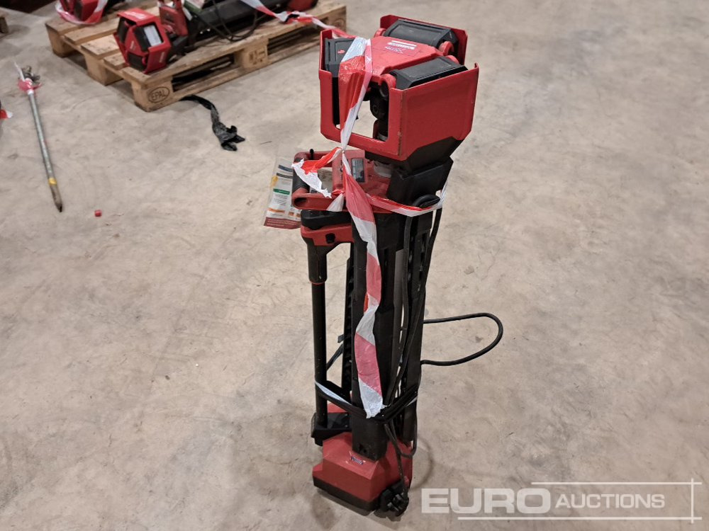 Milwaukee M18 Standing LED Work Light - Werkstattgerät: das Bild 4 Milwaukee M18 Standing LED Work Light - Werkstattgerät: das Bild 4