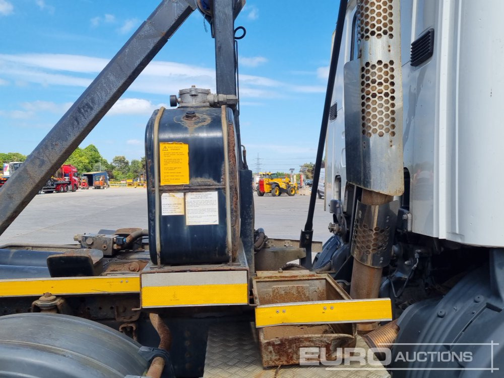 Abrollkipper Scania P360: das Bild 28