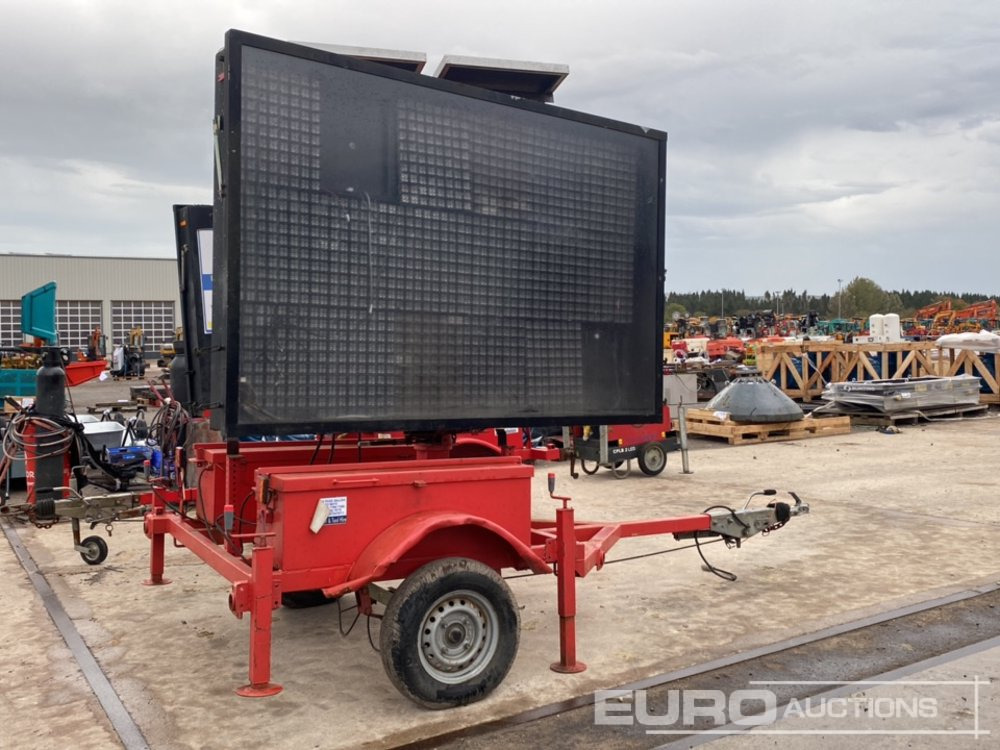 Single Axle Variable Message Sign - Baugeräte, Anhänger: das Bild 1 Single Axle Variable Message Sign - Baugeräte, Anhänger: das Bild 1