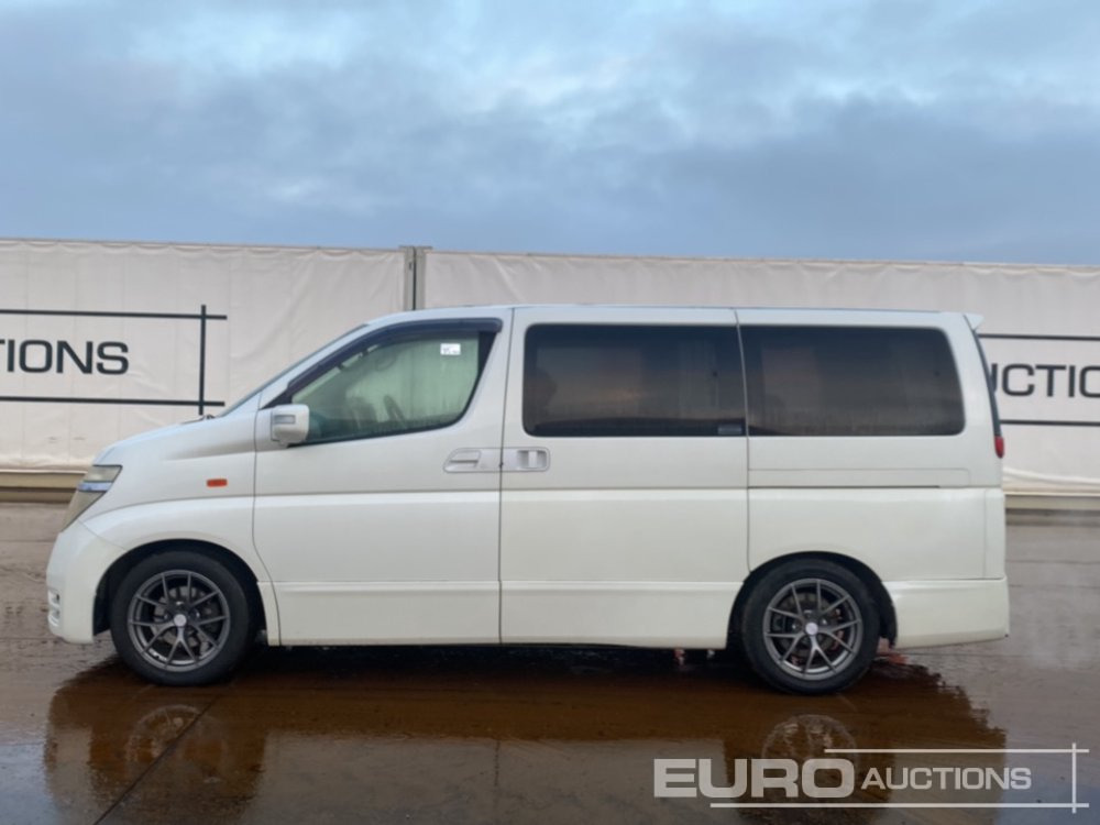 2003 Nissan Elgrand - Transporter: das Bild 2 2003 Nissan Elgrand - Transporter: das Bild 2