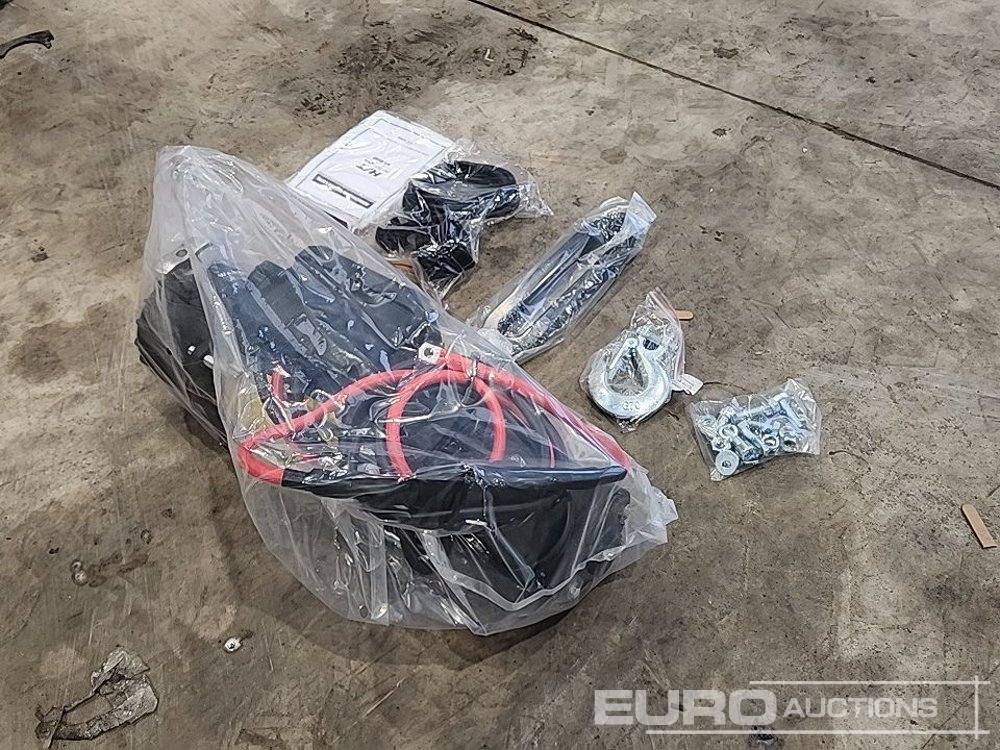Unused Hi-Torque HT12000 12 Volt Winch, 3/8" x 85' Rope - Werkstattgerät: das Bild 2 Unused Hi-Torque HT12000 12 Volt Winch, 3/8" x 85' Rope - Werkstattgerät: das Bild 2