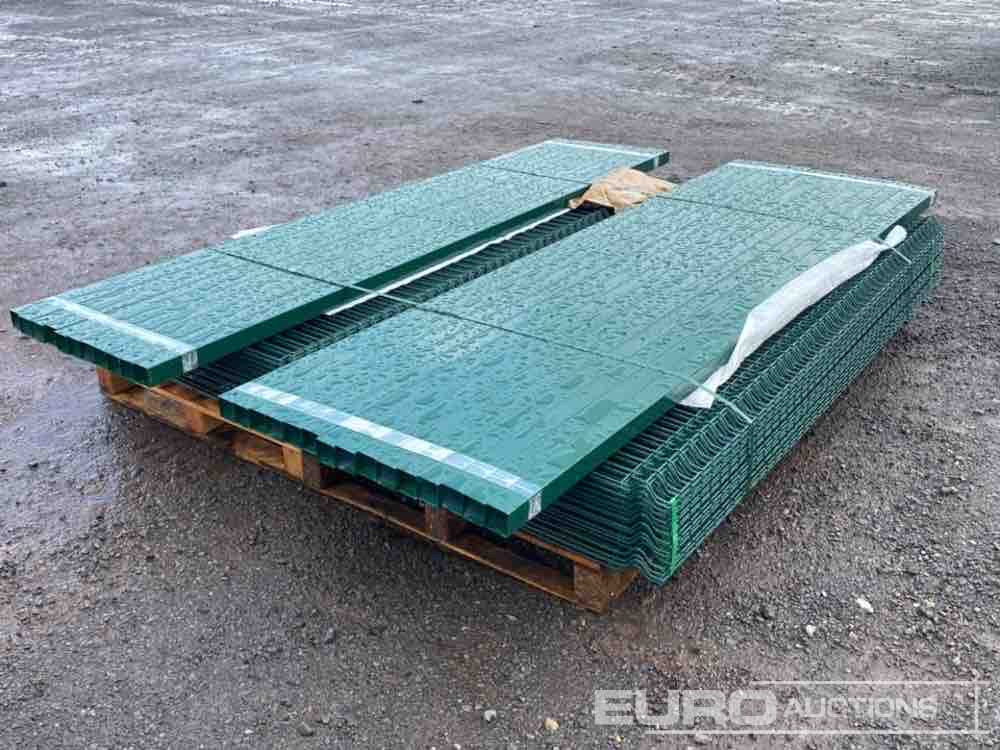 Unused Security Fencing, Green, 25 Panels 2.1m x 2,4m & 26 60mm x 60mm Posts, Fasteners And Fittings - Baugeräte: das Bild 1 Unused Security Fencing, Green, 25 Panels 2.1m x 2,4m & 26 60mm x 60mm Posts, Fasteners And Fittings - Baugeräte: das Bild 1