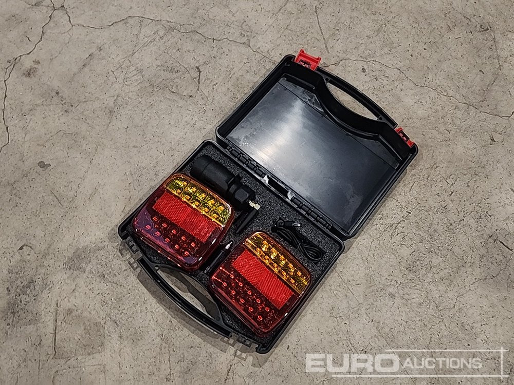 Unused Wireless Magnetic Trailer Lights - Werkstattgerät: das Bild 1 Unused Wireless Magnetic Trailer Lights - Werkstattgerät: das Bild 1