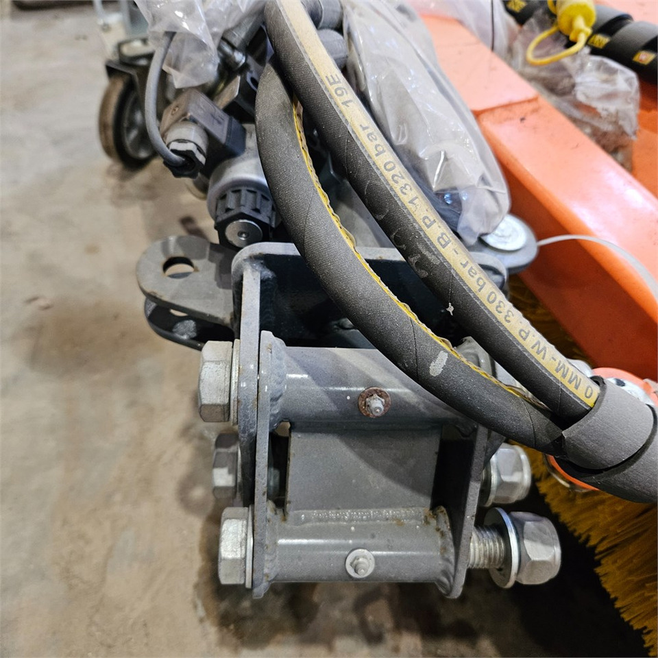 BM ZE150 - Kehrbesen: das Bild 4 BM ZE150 - Kehrbesen: das Bild 4