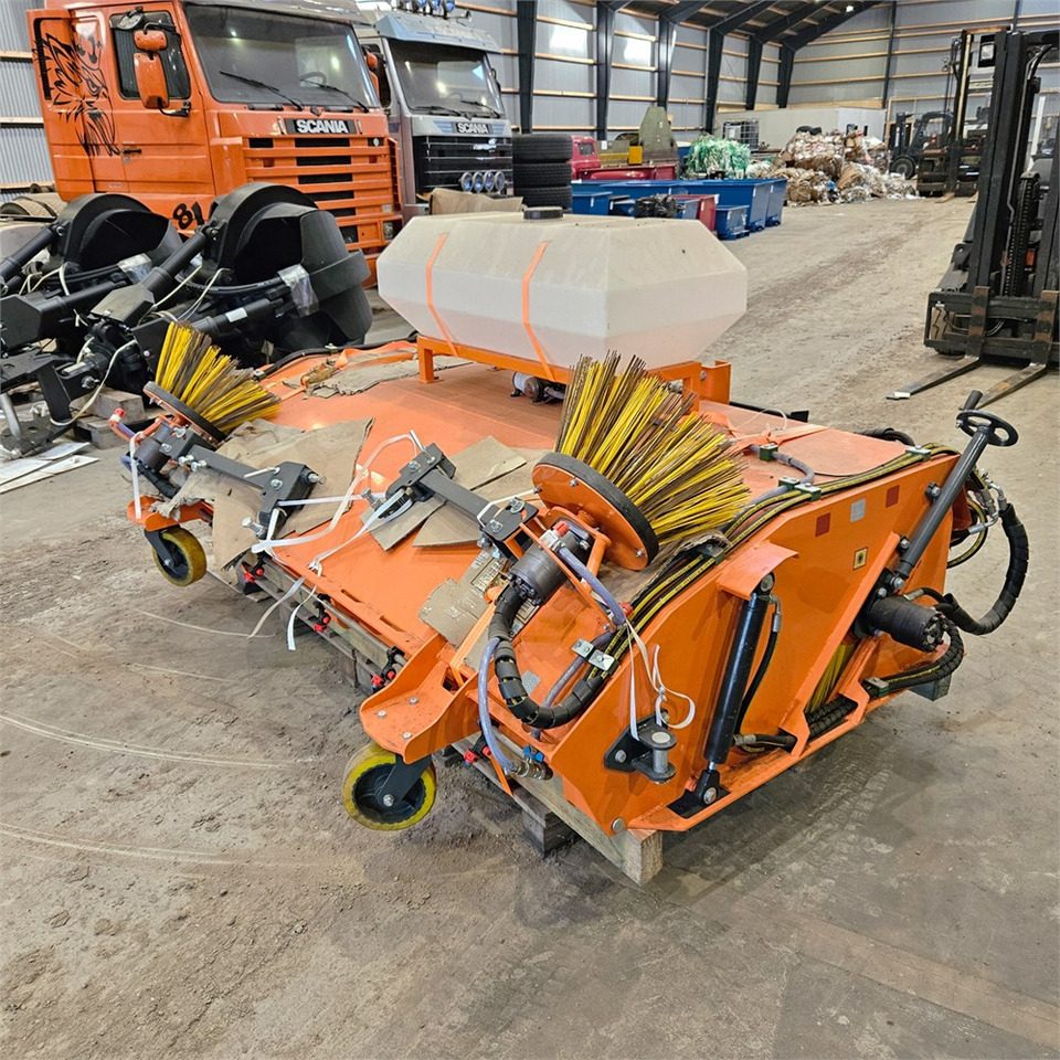 BM ZMC240 - Kehrbesen: das Bild 3 BM ZMC240 - Kehrbesen: das Bild 3