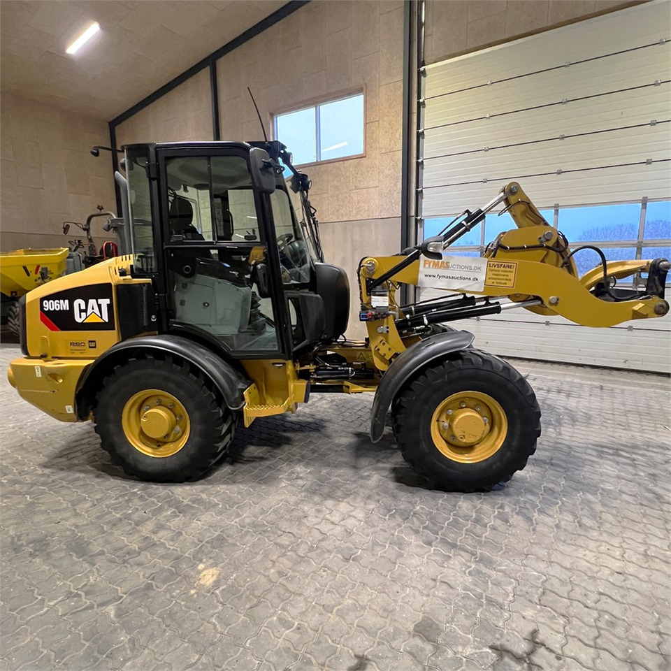 Radlader Caterpillar 906 M: das Bild 15