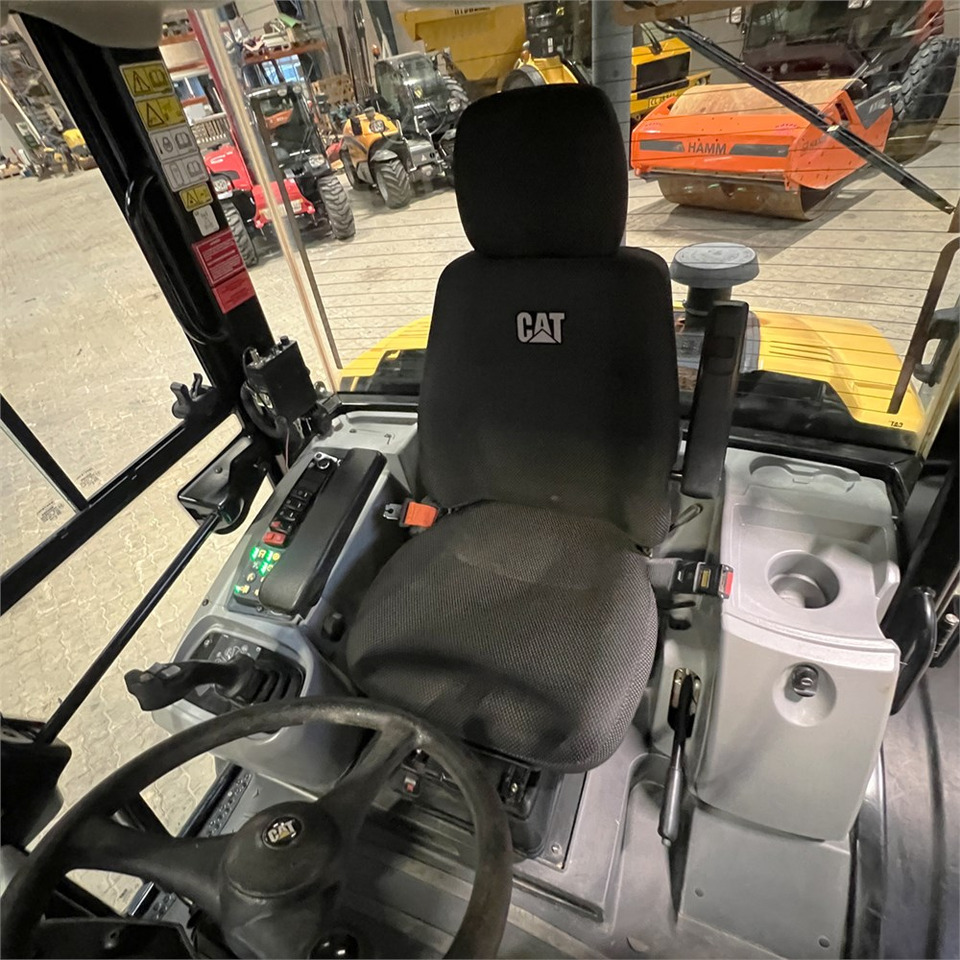 Radlader Caterpillar 906 M: das Bild 19