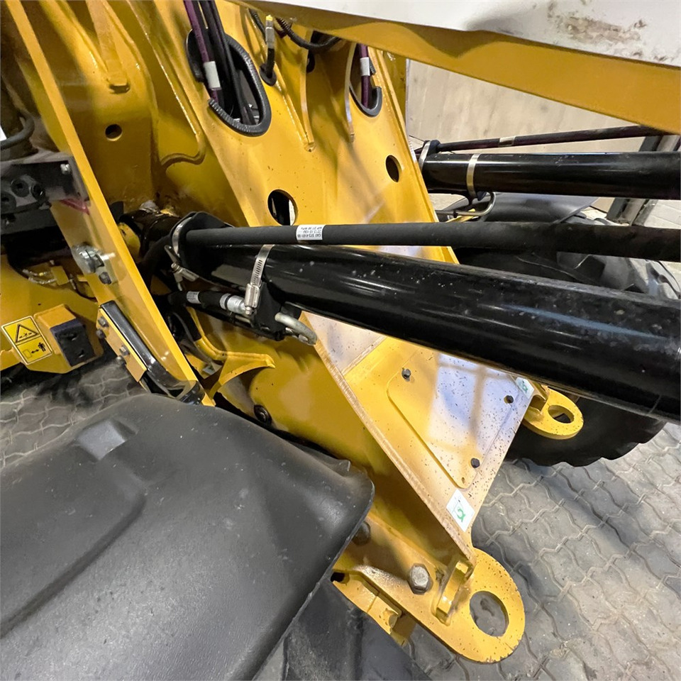 Radlader Caterpillar 906 M: das Bild 30