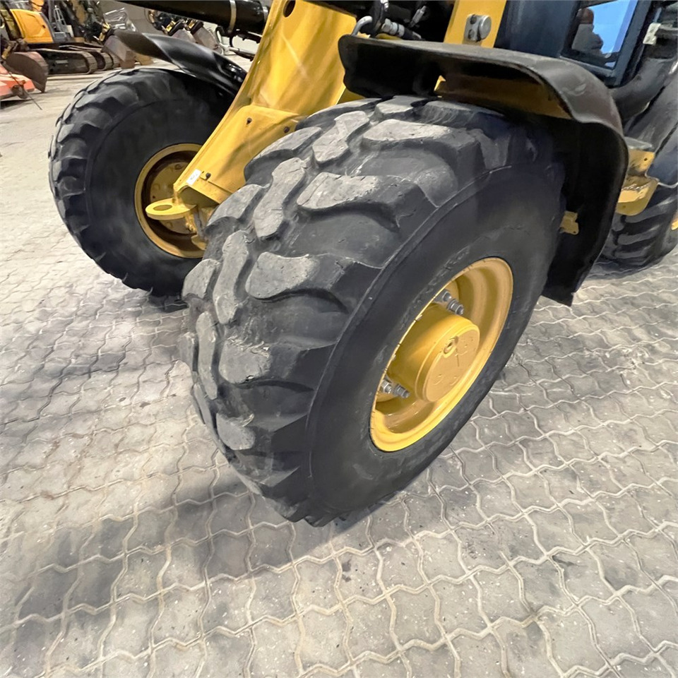 Radlader Caterpillar 906 M: das Bild 36