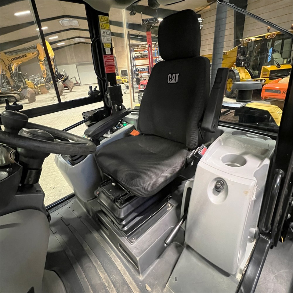 Radlader Caterpillar 906 M: das Bild 18
