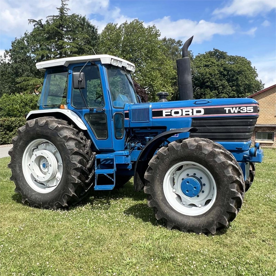 Ford TW 35 - Traktor: das Bild 2 Ford TW 35 - Traktor: das Bild 2