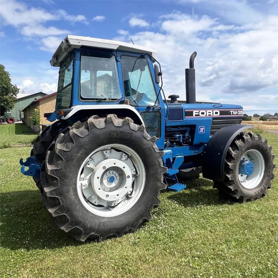 Ford TW 35 - Traktor: das Bild 4 Ford TW 35 - Traktor: das Bild 4