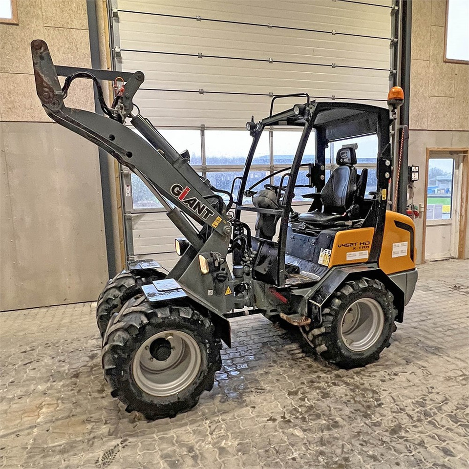 Giant V452T X-Tra HD - Radlader: das Bild 2 Giant V452T X-Tra HD - Radlader: das Bild 2