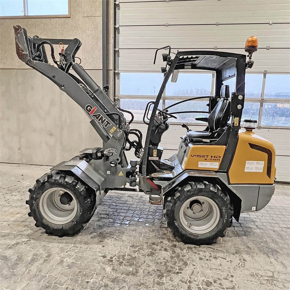 Giant V452T X-Tra HD - Radlader: das Bild 4 Giant V452T X-Tra HD - Radlader: das Bild 4
