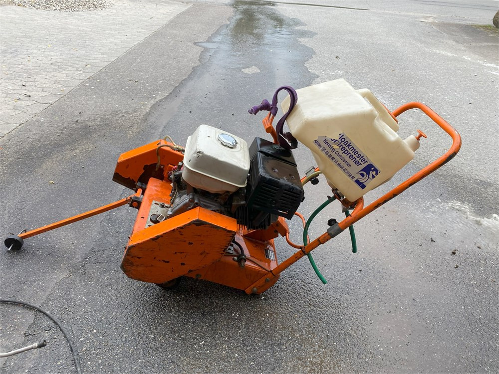 Gölz FS 170 - Asphalttechnik: das Bild 1 Gölz FS 170 - Asphalttechnik: das Bild 1