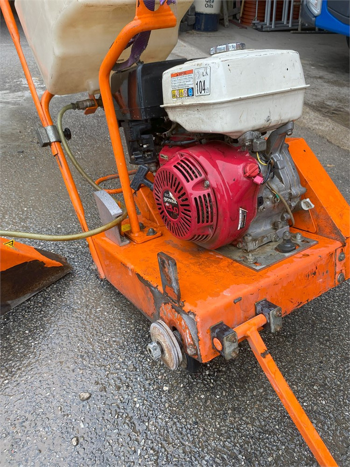 Gölz FS 170 - Asphalttechnik: das Bild 2 Gölz FS 170 - Asphalttechnik: das Bild 2