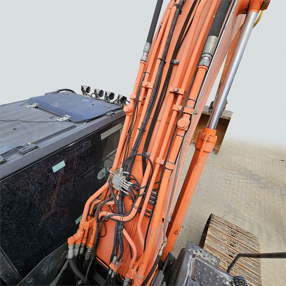 Kettenbagger Hitachi ZX210 LC-5B: das Bild 20