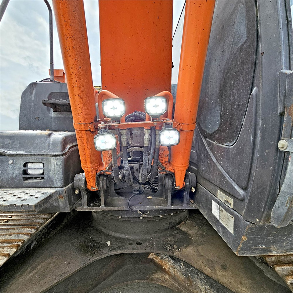 Kettenbagger Hitachi ZX210 LC-5B: das Bild 19