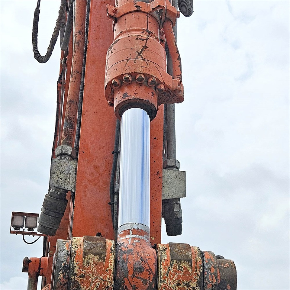 Kettenbagger Hitachi ZX210 LC-5B: das Bild 27