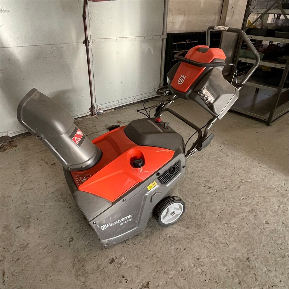 Husqvarna ST 121 E - Gartengerät: das Bild 1 Husqvarna ST 121 E - Gartengerät: das Bild 1